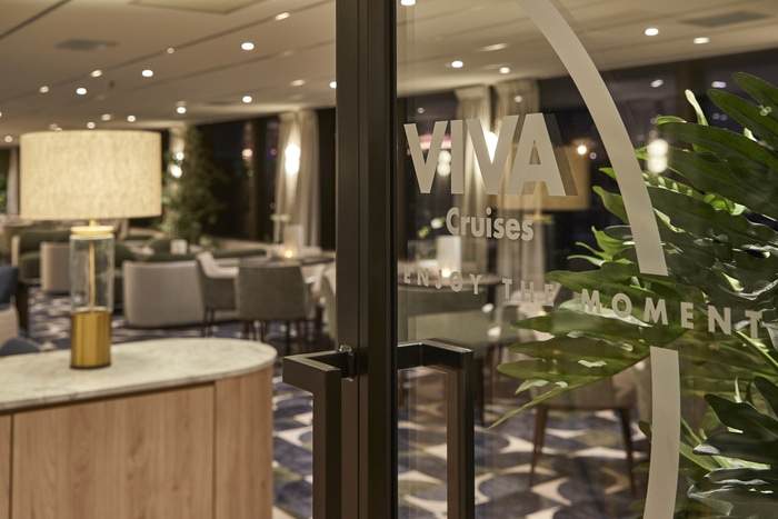 Viva Cruises Viva One - Bar & Lounge 1.jpg